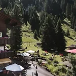 Heimspitze - Alpenhotel Ski-in & Wirtshaus 가글린